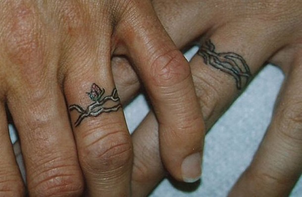 Amazing Couple Tattoo Instead of a Wedding Ring