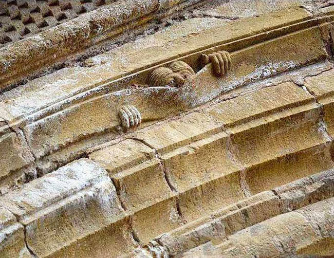 Medieval humour – Abbey of Sainte Foy, Conques, c1050