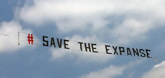 Fans of The Expanse banded together to crowdfund an air sign above LA!