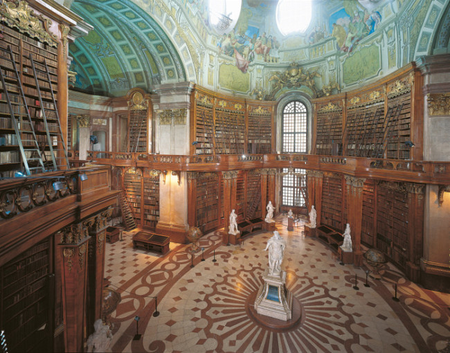 Architecture - 25 most beautiful and magnificent libraries around the world Majestic-Library-8