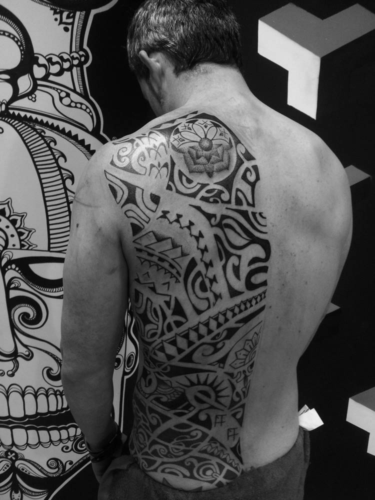 the back of the half-tattooed man | the foreign photographer - ฝรั่งถ่ |  Flickr