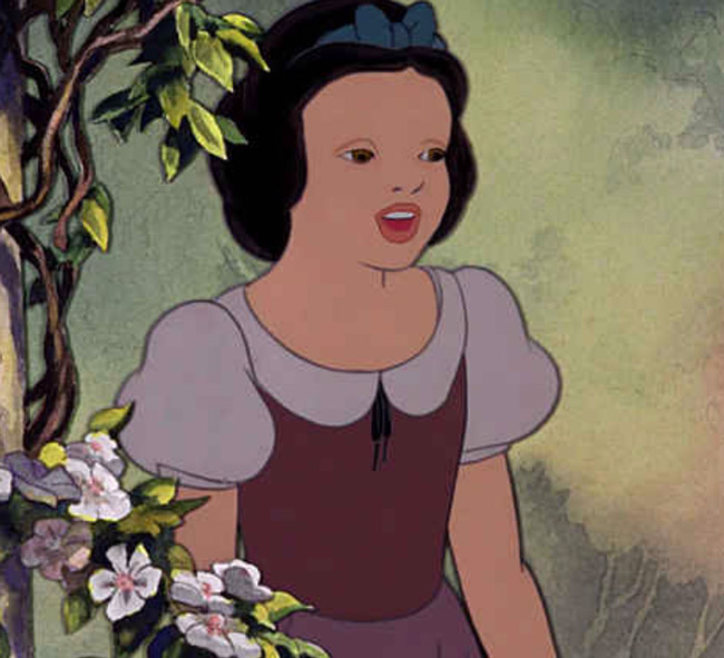 I still can't stop laughing at this damn picture of snow white without her make up. 
