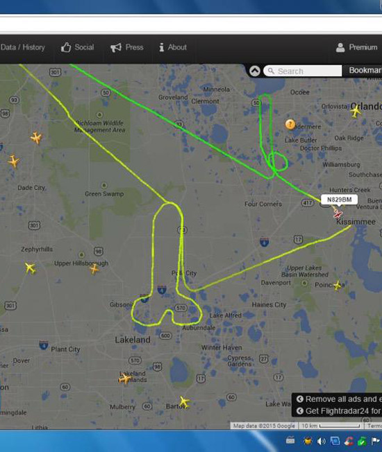 Pilot draws a dick shape in the sky while waiting turn for landing