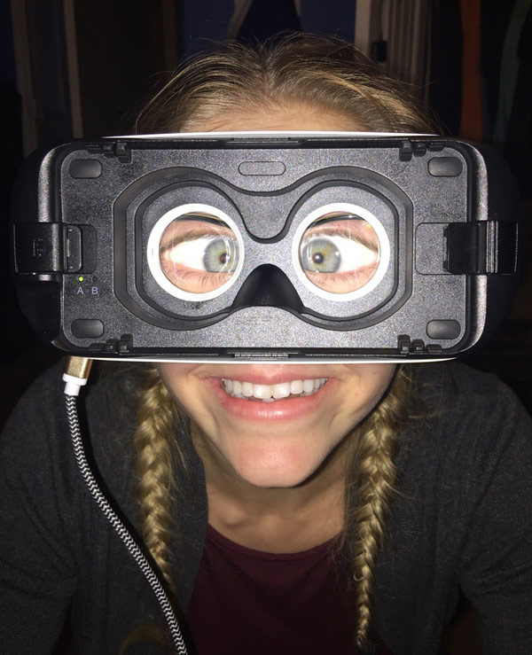 My girlfriend without the phone in the Samsung VR