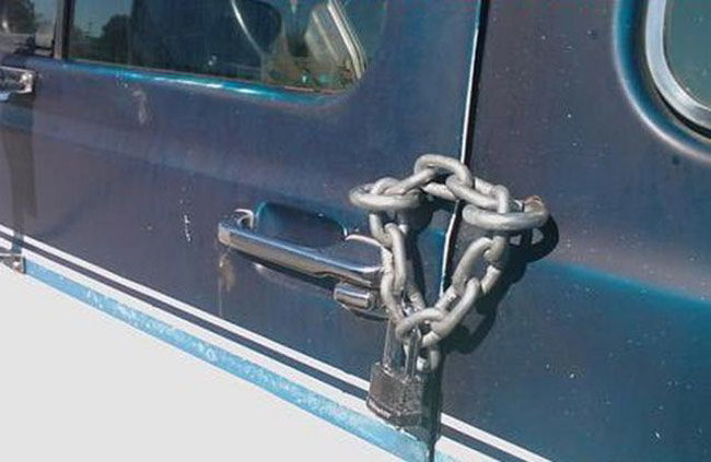 Chain Lock - DIY car repairs & upgrades
