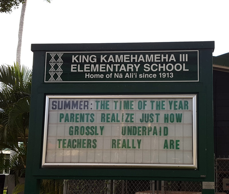 School sign in Maui, HI