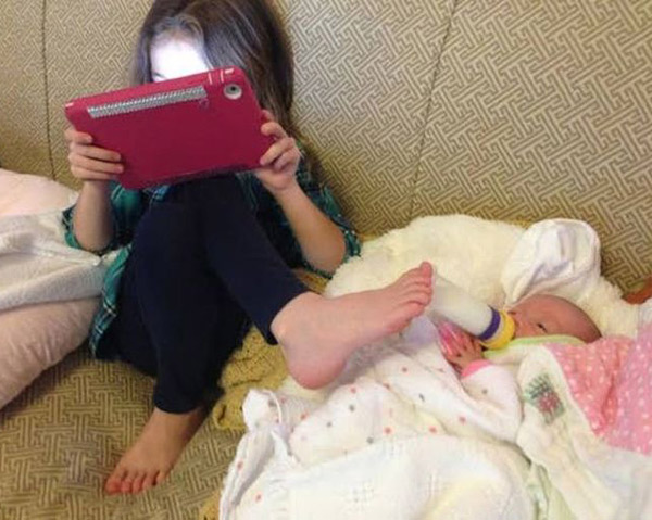 Learning to multitask at an early age