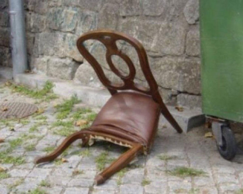 This chair looks so depressed