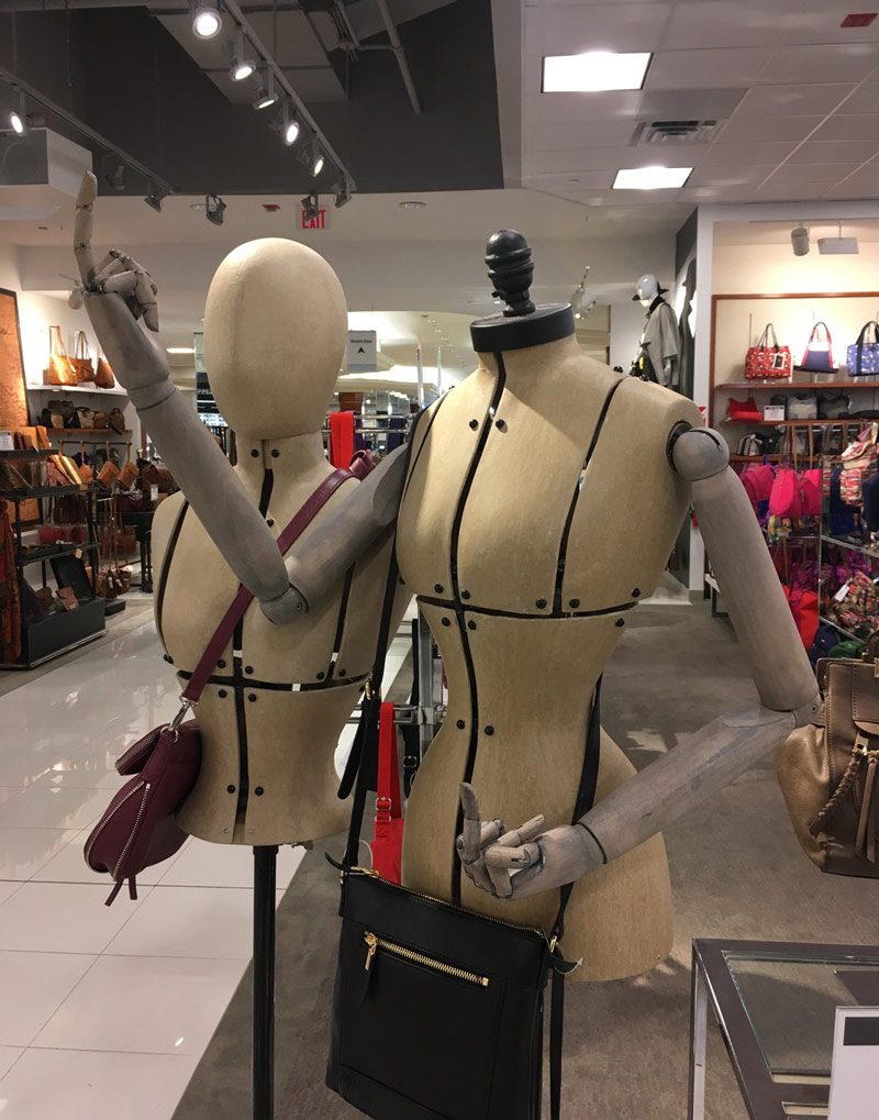 One of many reasons why you don't make a mannequin with pose-able fingers