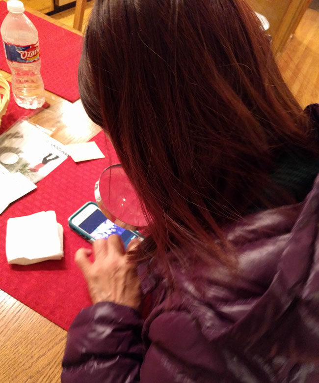 Just my mom using the zoom on her phone...