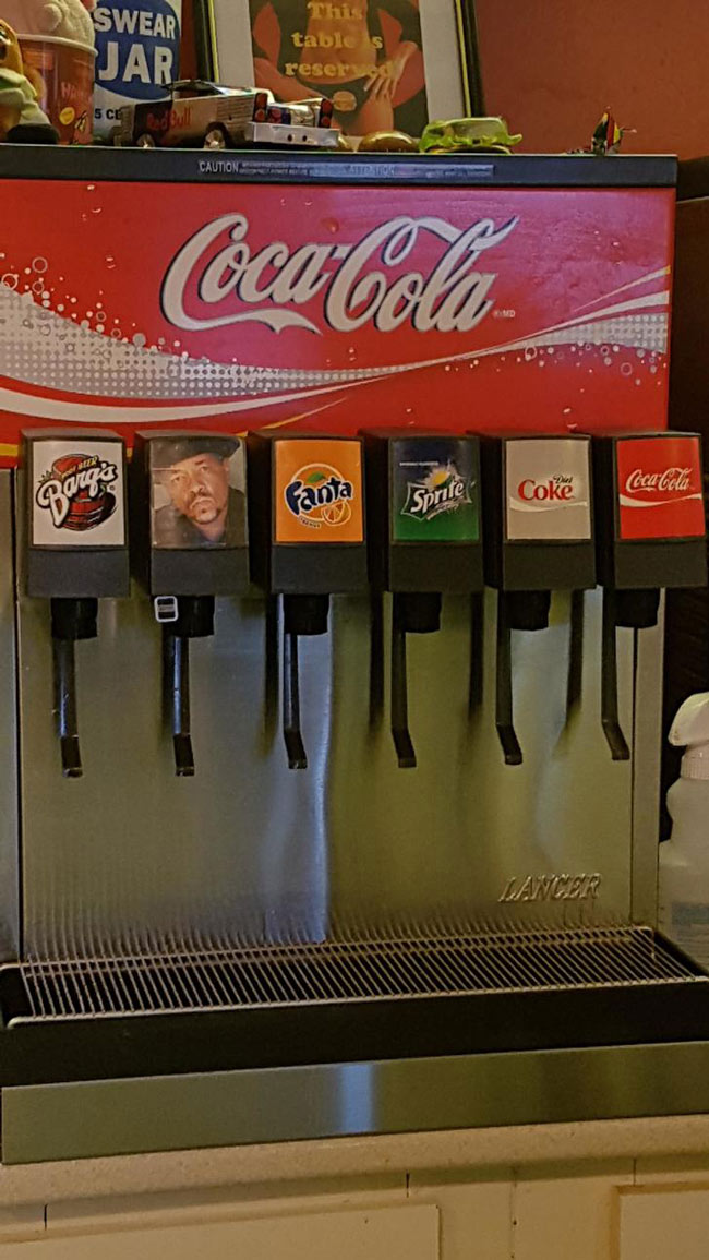 This burger place has Ice Tea