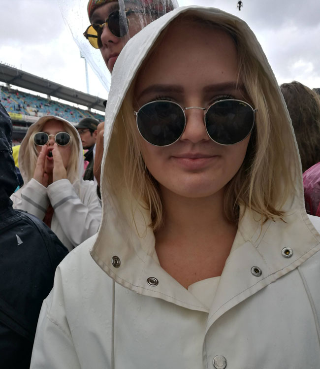I found my sister's doppelgänger at the Coldplay concert in Gothenburg