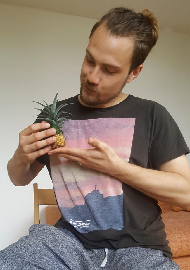 I too tried to grow my own pineapple, but unfortunately my dad skill isn't high enough yet
