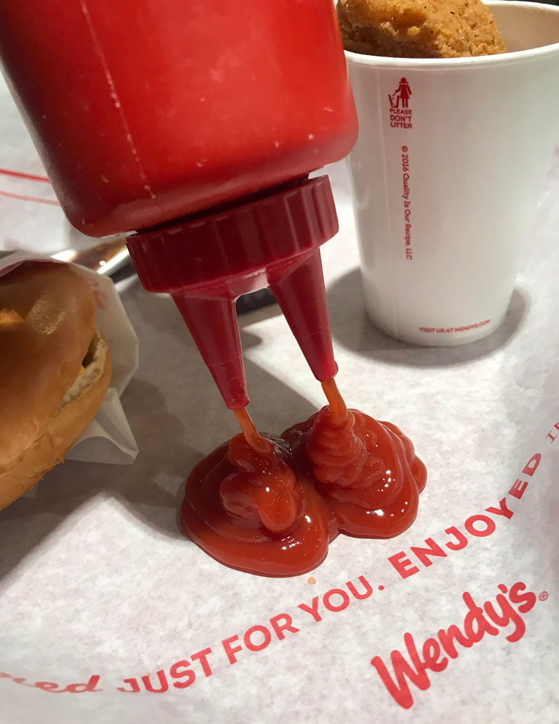 Double ketchup dispenser
