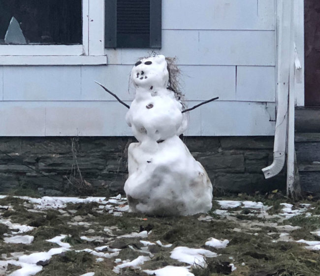 Neighborhood kids built the most terrifying snowman I’ve ever seen
