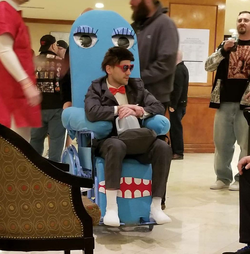 This guy isn't letting his disability stop him from cosplaying