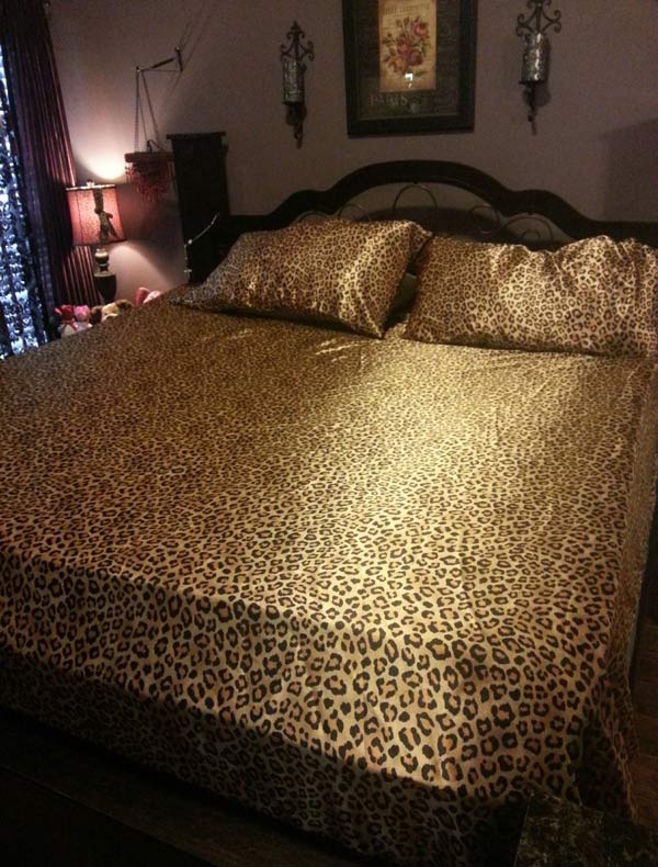 Before my wife went out of town she asked me to buy new sheets, "Nothing Gaudy."
