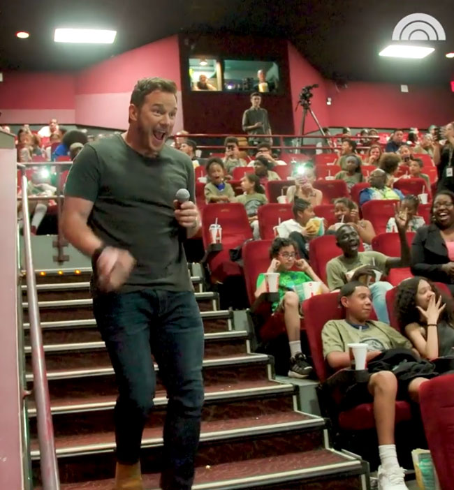 Chris Pratt surprises theater full of kids, but green shirt kid is not amused