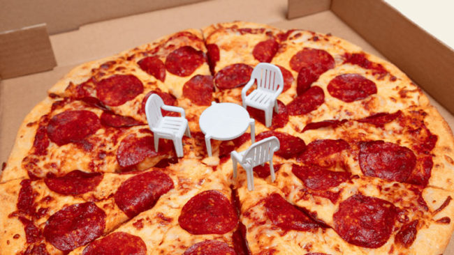 Pizza chairs for the pizza table