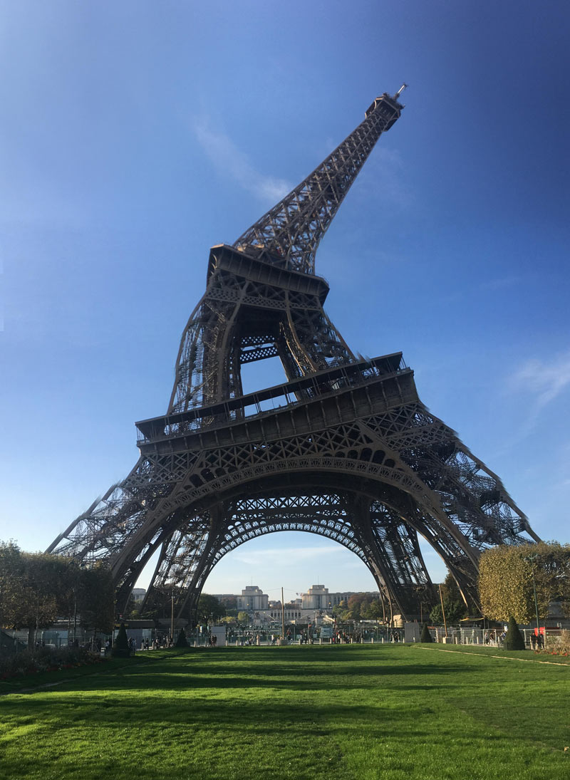 Tried to take a panoramic picture of the Eiffel Tower today, it went surprisingly well!