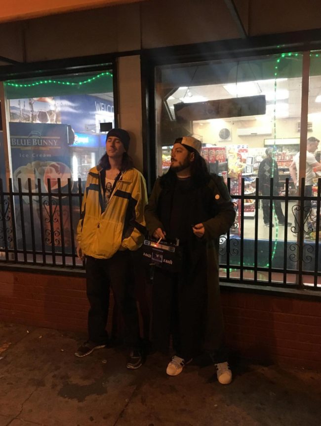 These dudes dressed up like Jay and Silent Bob and hung out in front of a convenience store all night