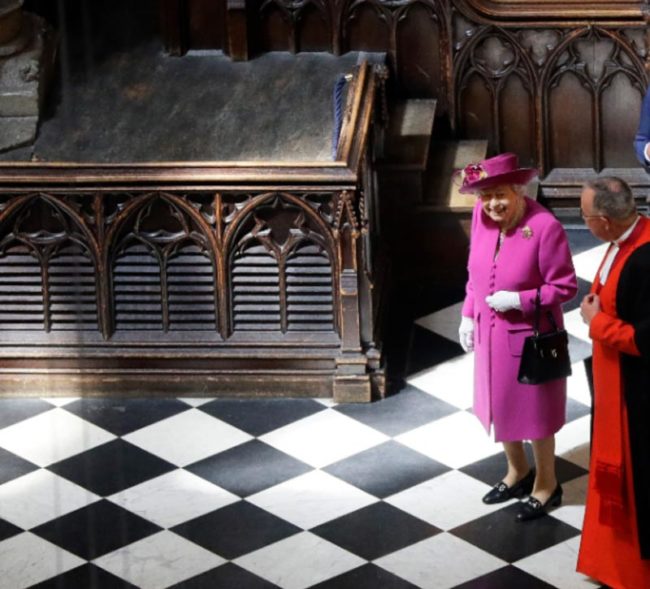 The Queen can move wherever she pleases, but the bishop is going to have to move diagonally for this conversation
