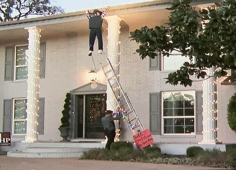 A Griswold Christmas display, causing locals to call 911 in Austin!