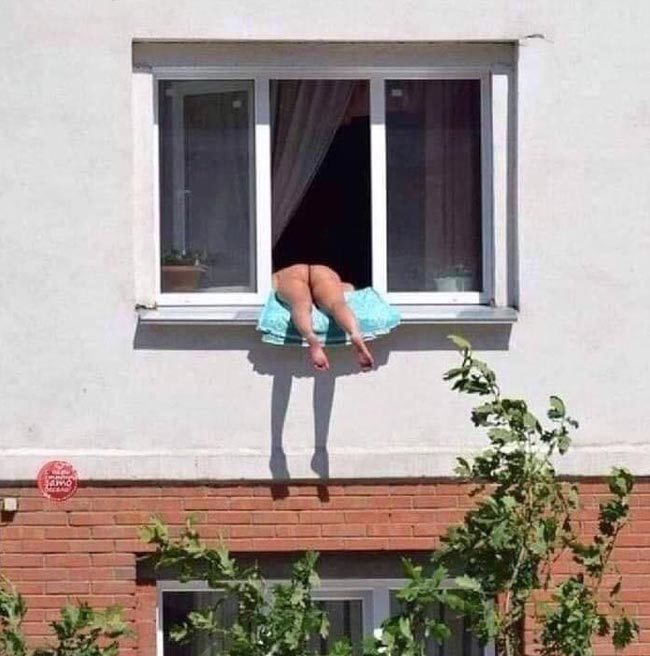 How to sunbathe when you have an apartment with no outside space