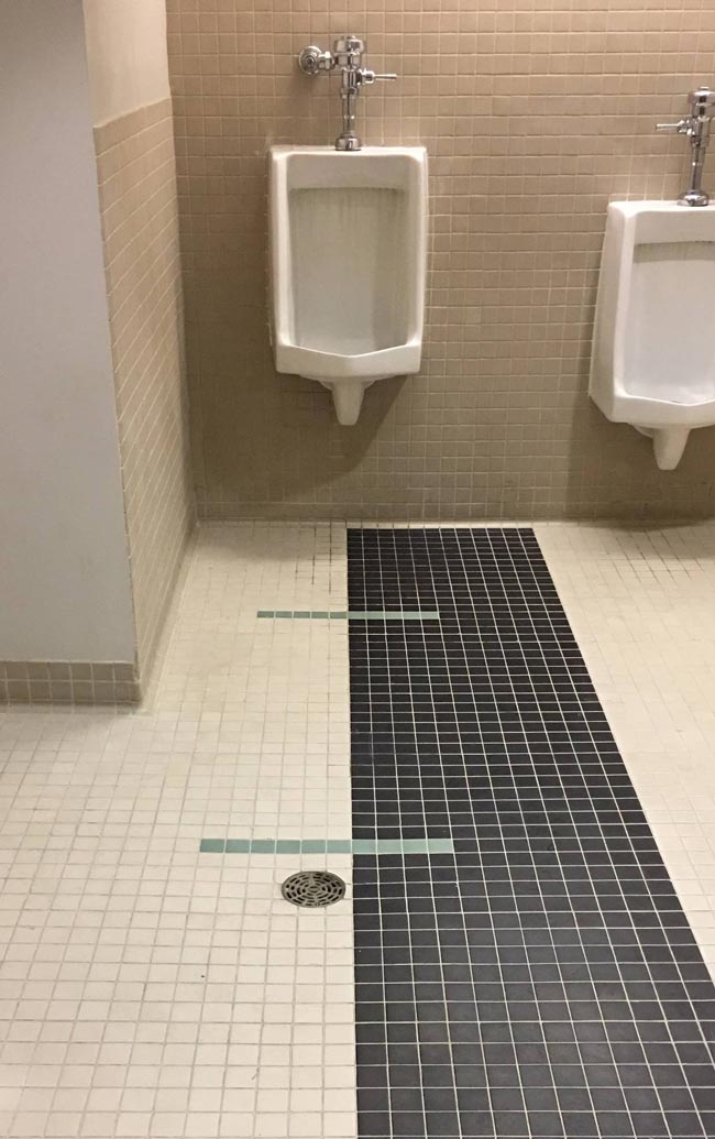 This urinal has beginner and expert levels