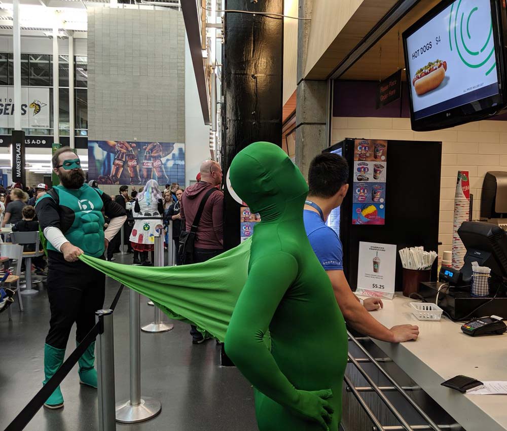 The most creative Green Lantern cosplay ever