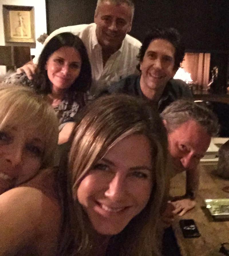 Jennifer Aniston’s first Instagram post has the photo quality of 1999