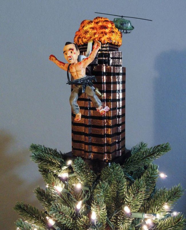 This Christmas tree topper
