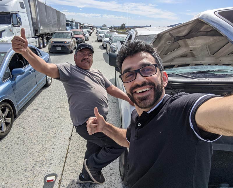I'm visiting California, I was expecting to make some new friends, but to be honest I wasn't expecting it to happen on the highway, while I was sitting idle for 35 minutes.. I guess I'm really getting the full Californian experience