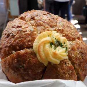 Garlic Cream Cheese Bread – South Korean Street Food