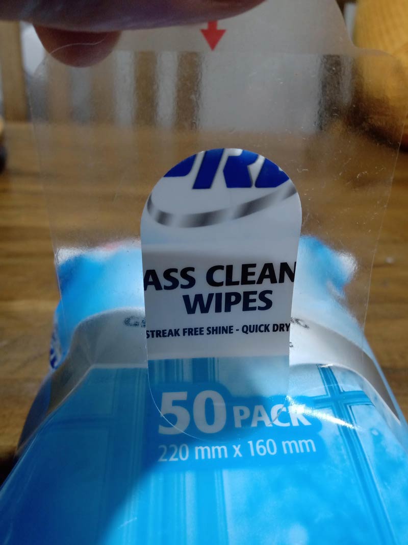 These ALDI Glass cleaning wipes