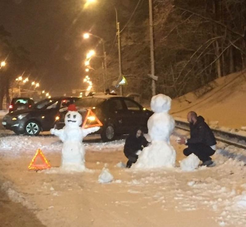 Had an accident? Just entertain yourself with the snow until help arrives