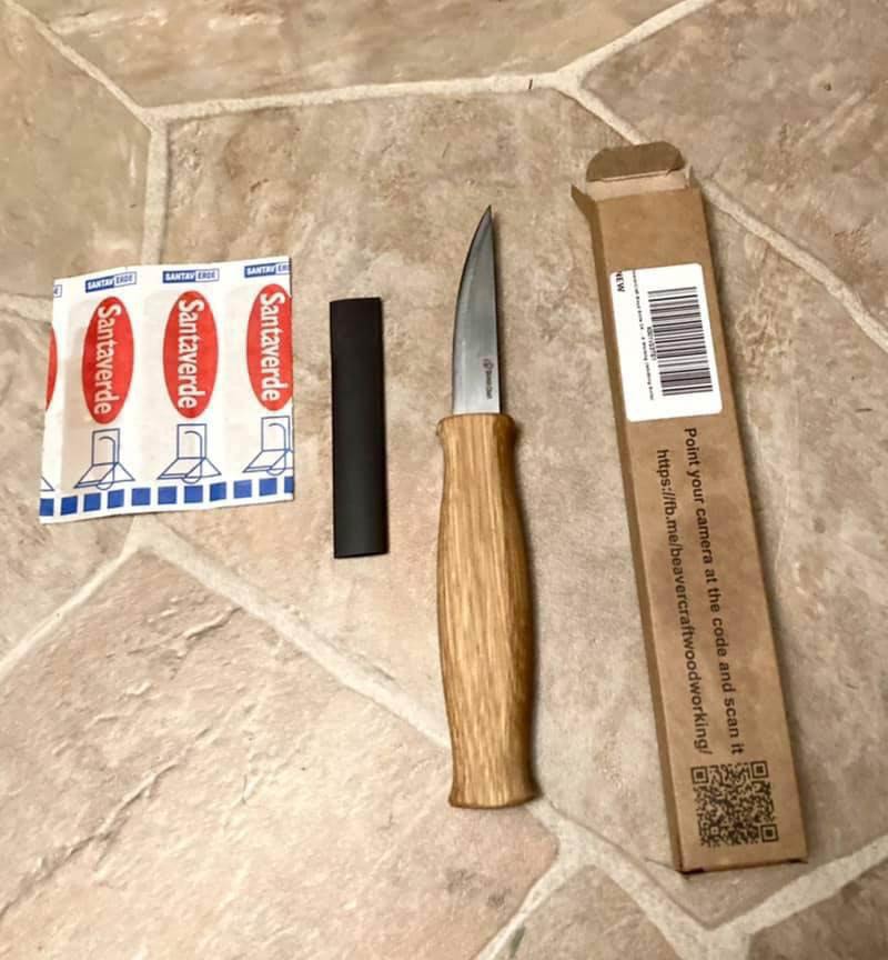 Whittling knife came with three bandages..