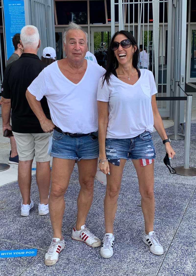 Told my girlfriend to wear shorts & tee shirt to the Mets/Marlins game, then we ran into this guy