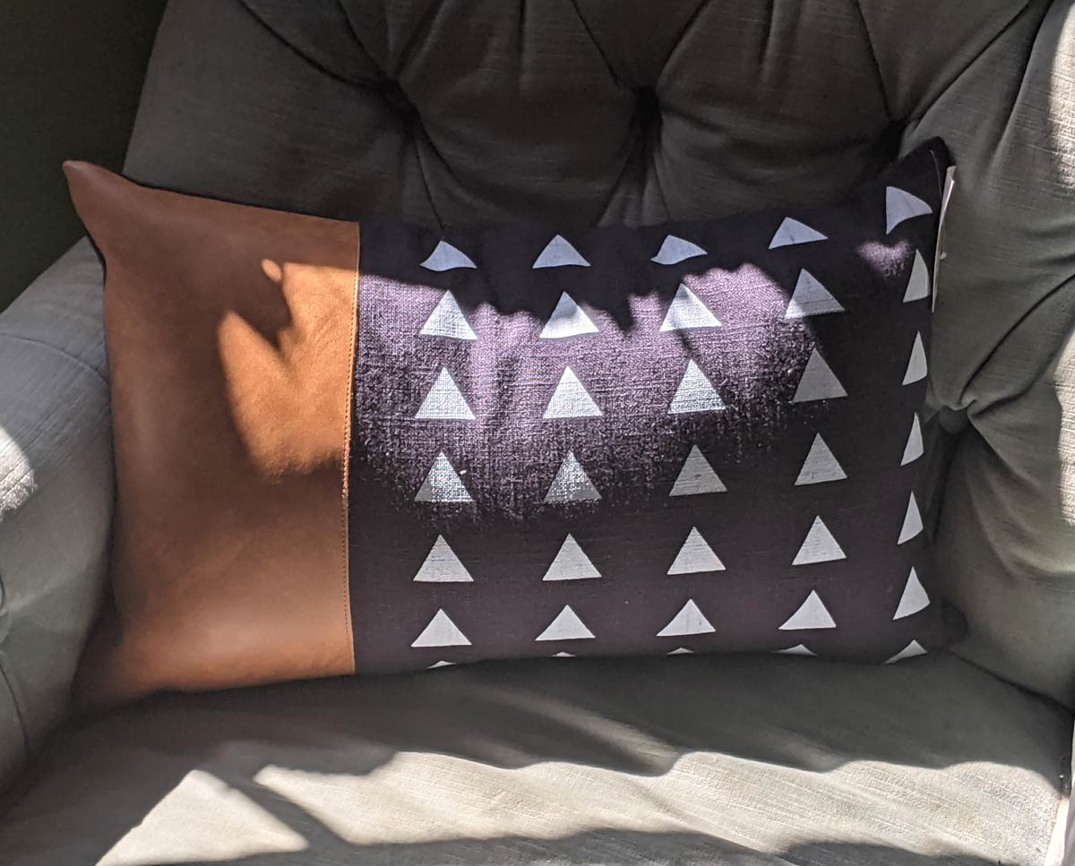 I just got this pillow. Once I put it on my chair I thought, "Hey, that kind of looks like a Duracell battery." I cannot unsee that. It's forever the battery pillow