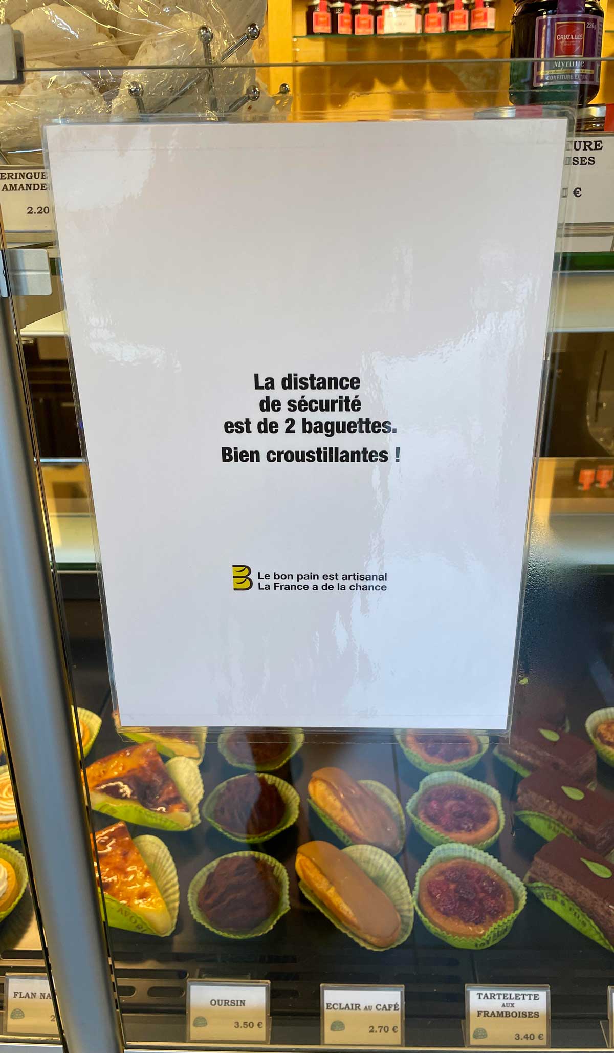 How safety distances are measured in a French bakery