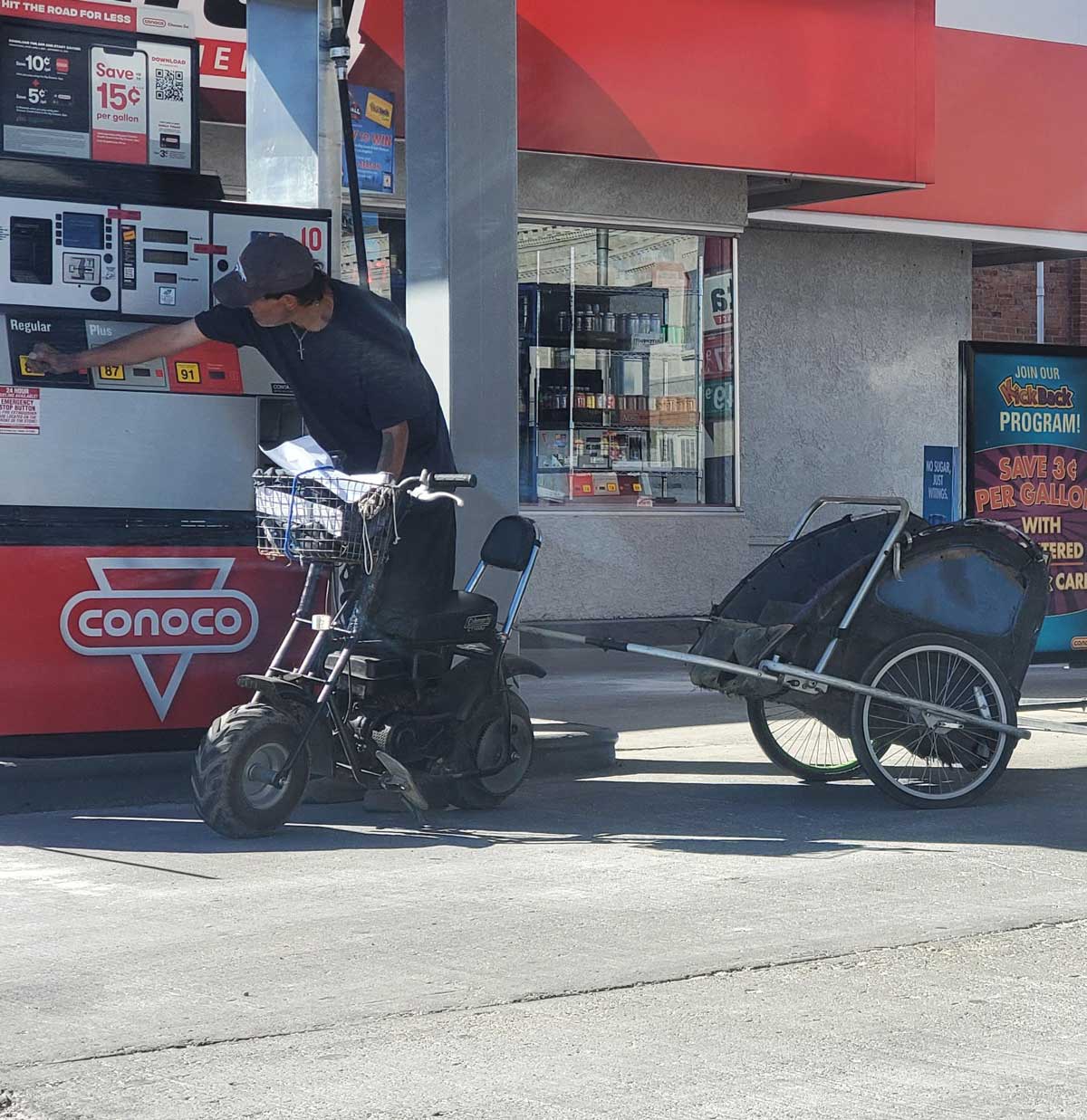 Spotted in Pueblo, CO. How many mpg you think he gets on that hog?