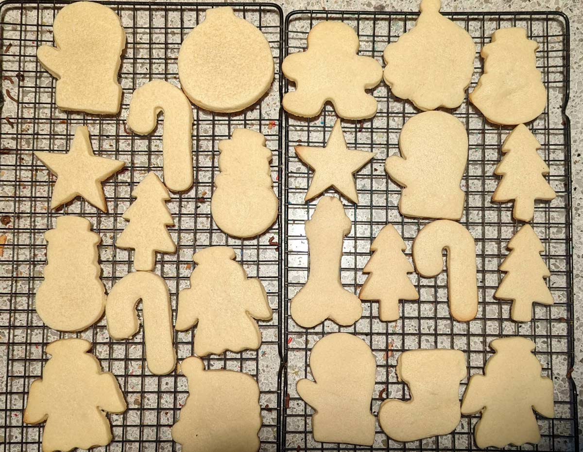 My wife is having a cookie decorating/exchange with a few of her friends. She asked me to bake her some sugar cookies to decorate