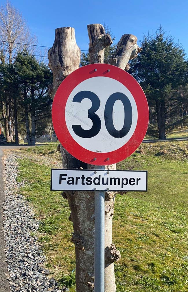 This is the Norwegian word for «speed bumps»