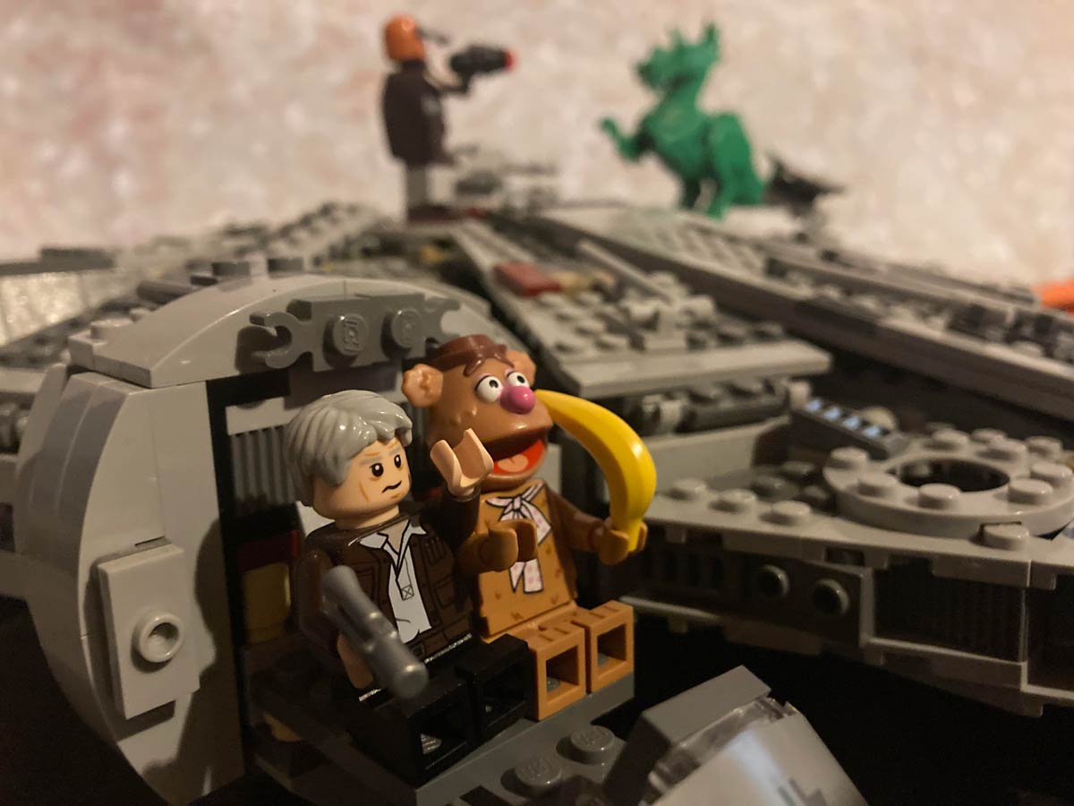Finally bought the last mini-fig needed for my Millennium falcon set