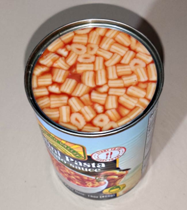 This cheap canned pasta I bought looks like a video game texture or a bad photoshop