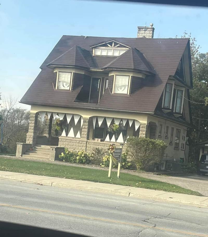 A house ready to swallow you whole