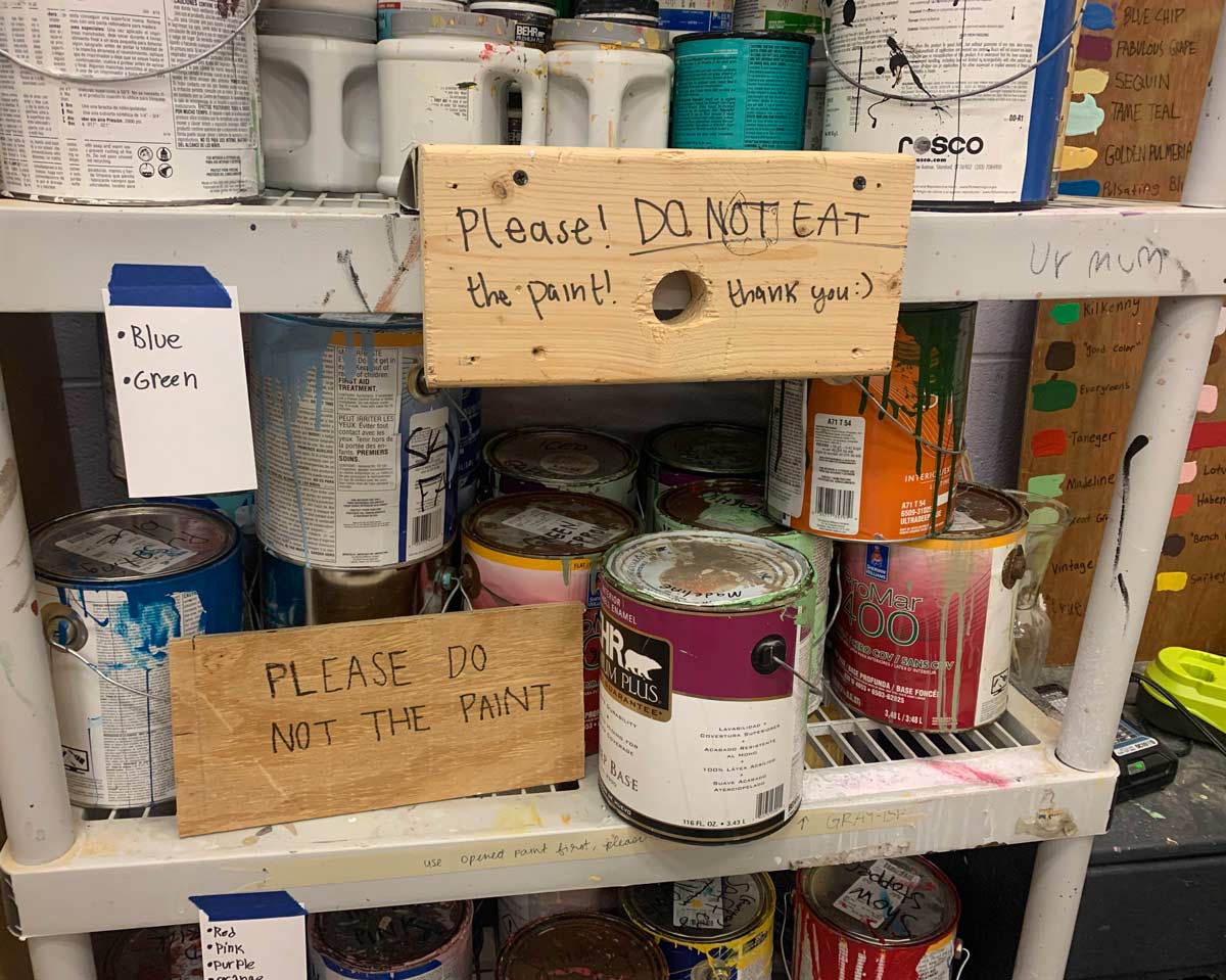 Please do not the paint