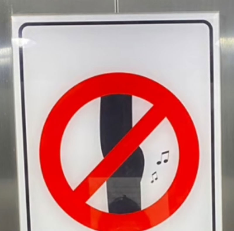 No-farting sign in an elevator