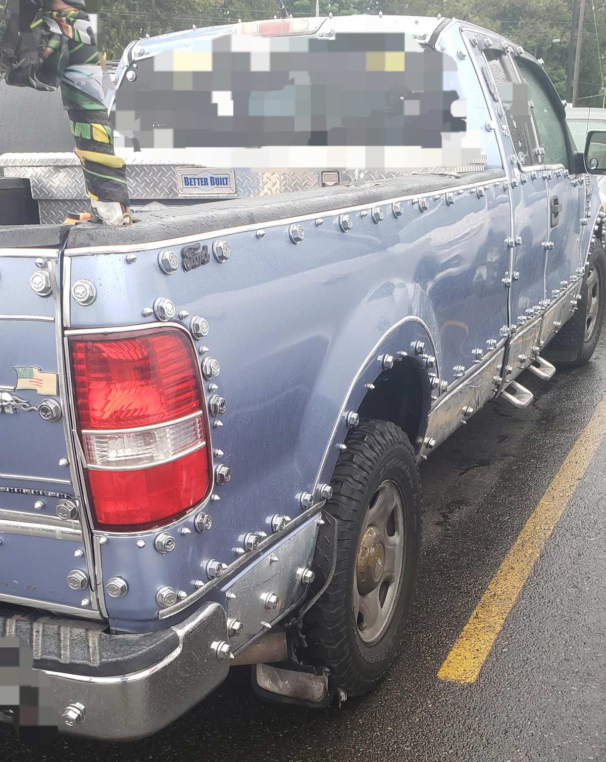 Owner of this truck was ready to bolt at a moments notice