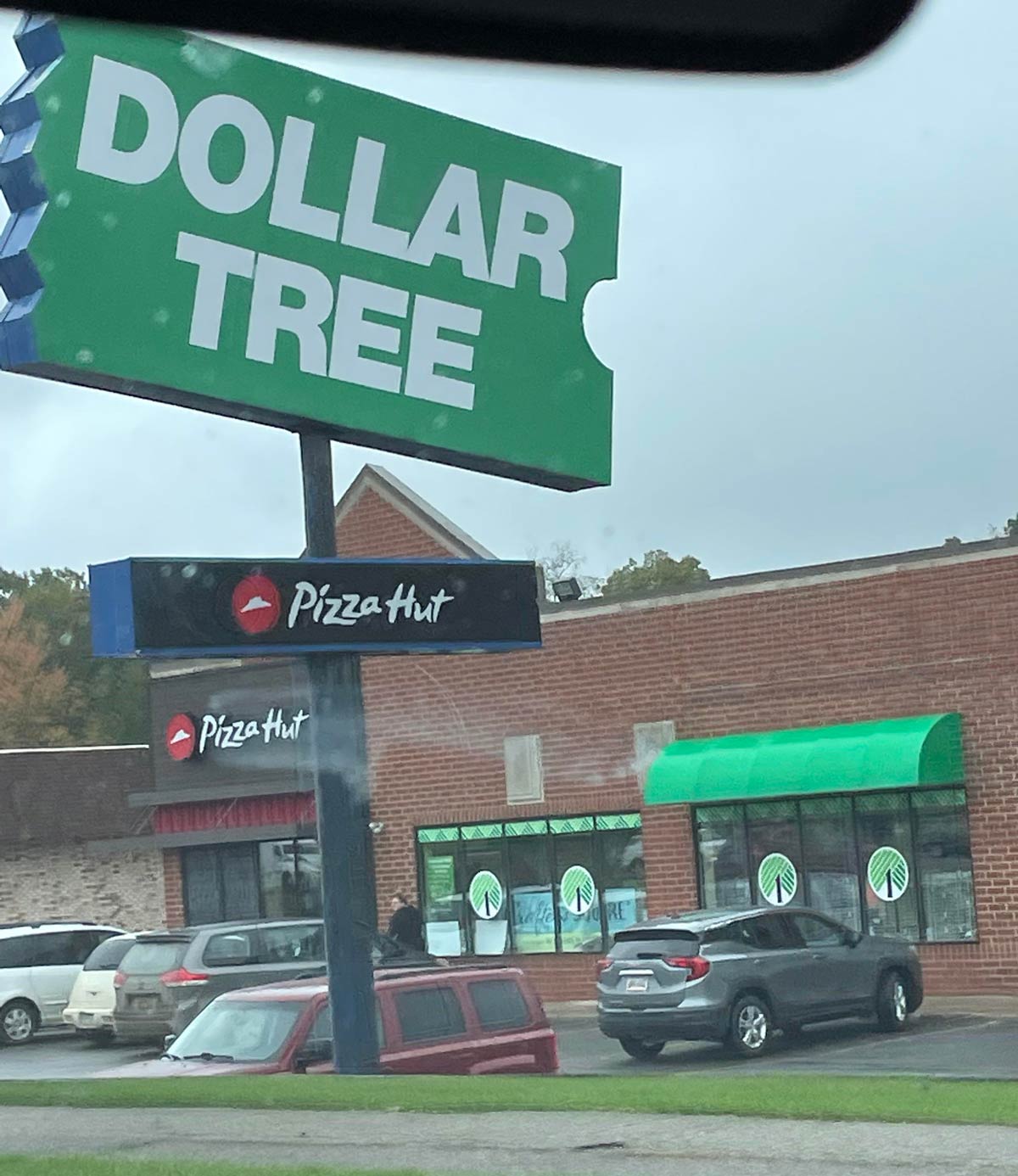 Dollar Tree still uses old Blockbuster sign